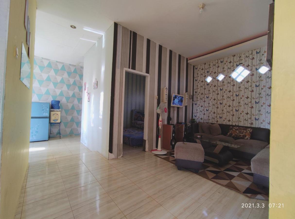 Puncak Pinus And Pool Villa Batu  Eksteriør bilde