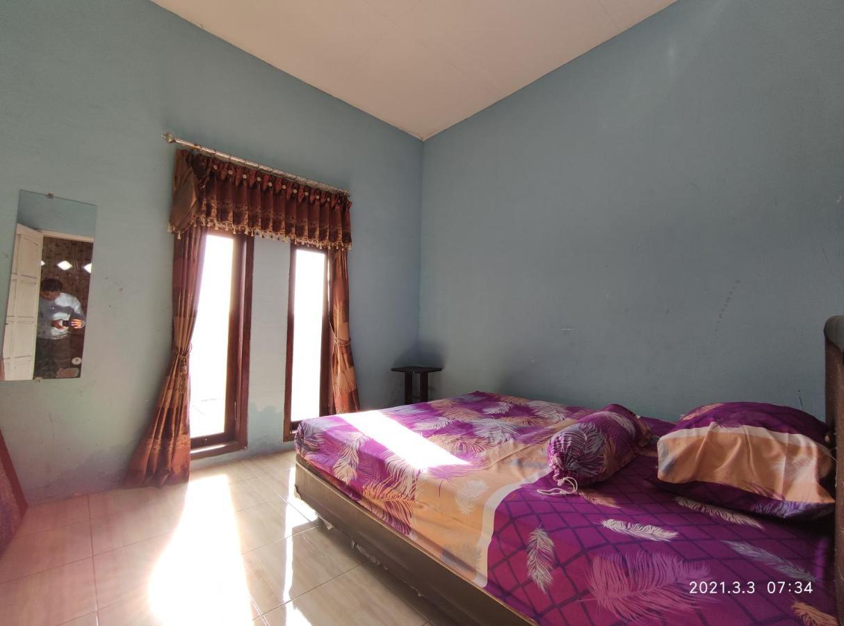 Puncak Pinus And Pool Villa Batu  Eksteriør bilde