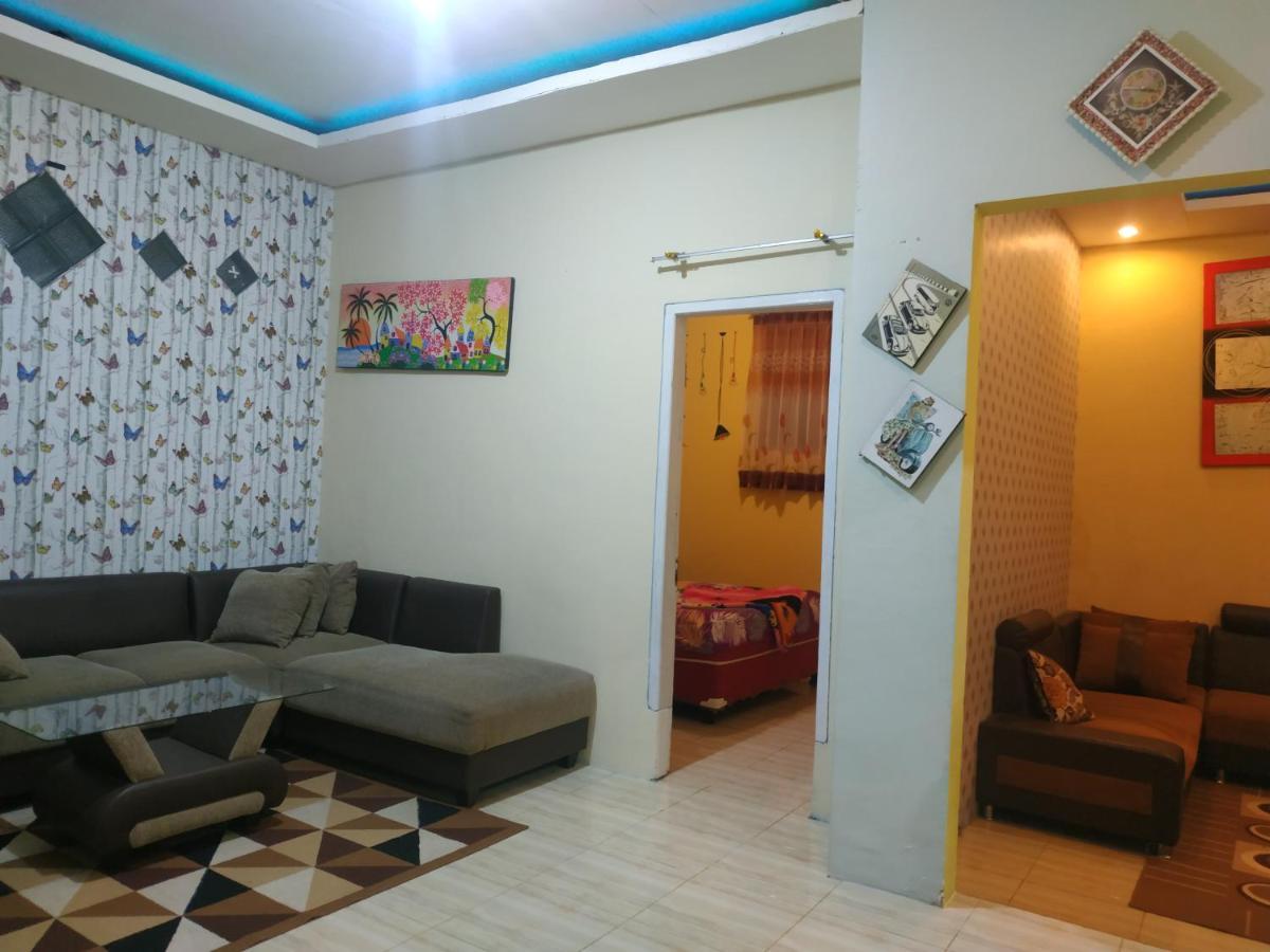 Puncak Pinus And Pool Villa Batu  Eksteriør bilde