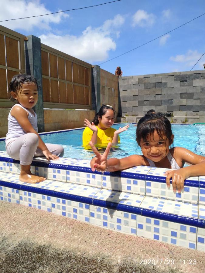 Puncak Pinus And Pool Villa Batu  Eksteriør bilde