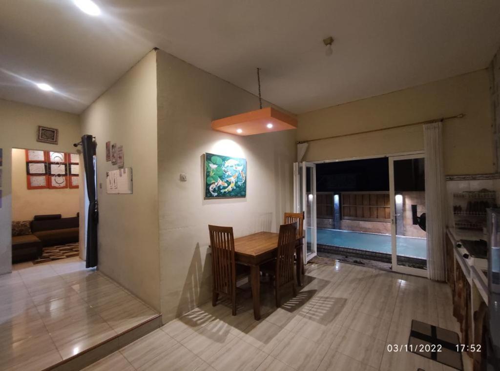 Puncak Pinus And Pool Villa Batu  Eksteriør bilde